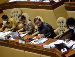 DPR RI Cecar Pramono-Pratikno-Moeldoko Soal Jokowi 3 Periode