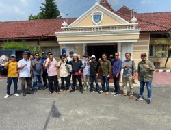 Masyarakat Martapura Geruduk Kantor DPRD OKU Timur Terkait Angkutan Batubara Yang Meresahkan 