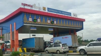 Arus Mudik Sumsel, Kendaraan Padat Merayap di GT Kramasan