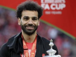 Liverpool Rayakan Gelar Juara Piala FA Bersama Tamu Spesial Salah