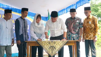 HD Hadiri Tabligh Akbar dan Tandatangani Prasasti Masjid