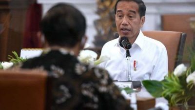 Jokowi Minta Layanan Keimigrasian Dipermudah: Kalau Tak Mampu, Ganti Dirjen Sampai Bawahan