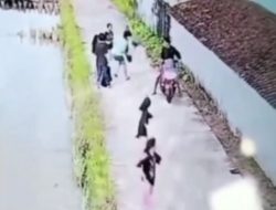 Viral di Medsos, Sekelompok Remaja di OKUT Terekam CCTV Tengah Rampas Handphone Anak-anak