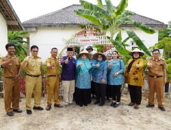 Ketua TP PKK OKU Timur Hadiri Pelaksanaan GSMP di Desa Karang Manik