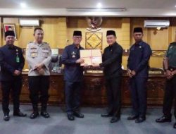 DPRD OKU Gelar Rapat Paripurna, Lima Raperda Disahkan