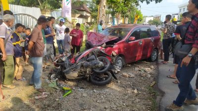 Avanza Tabrak 3 Motor di Baturaja, Seret Hingga 12 Meter