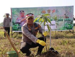 Polri Lestarikan Negeri Penghijauan Sejak Dini, Polres OKU Timur Gelar Aksi Penanaman 2500 Bibit Pohon