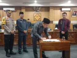 Gelar Paripurna, DPRD OKU Sahkan Propemperda Tahun 2024